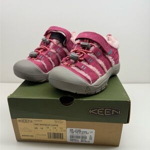 KEEN Newport Shoes Kids BRAND NEW Fuchsia and Gray
